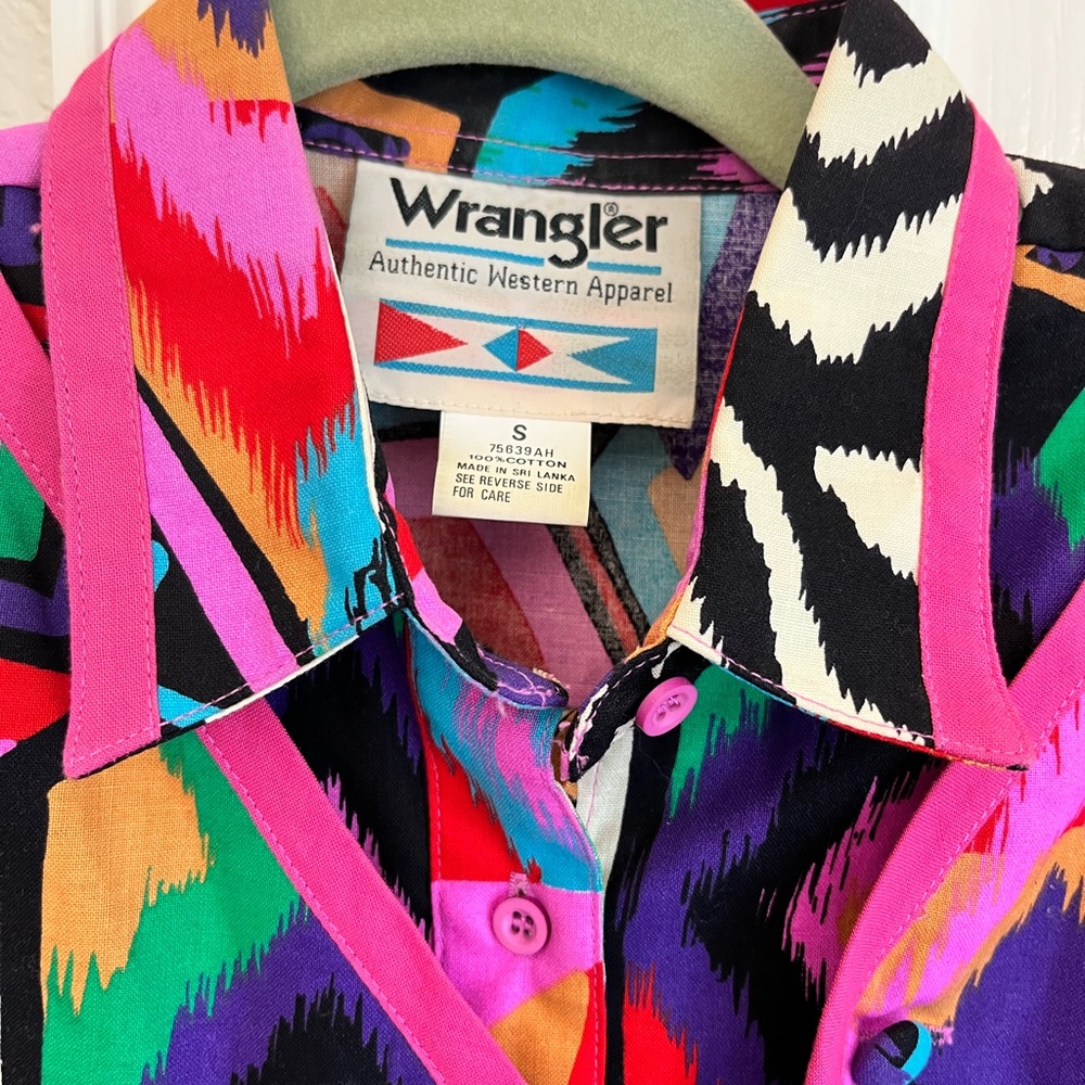Vintage Woman’s Wrangler Multicolor Button Down Shirt size small - Picture 5 of 6